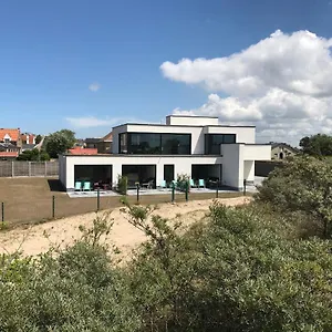 https://in-de-duinen.ostend-hotel.net