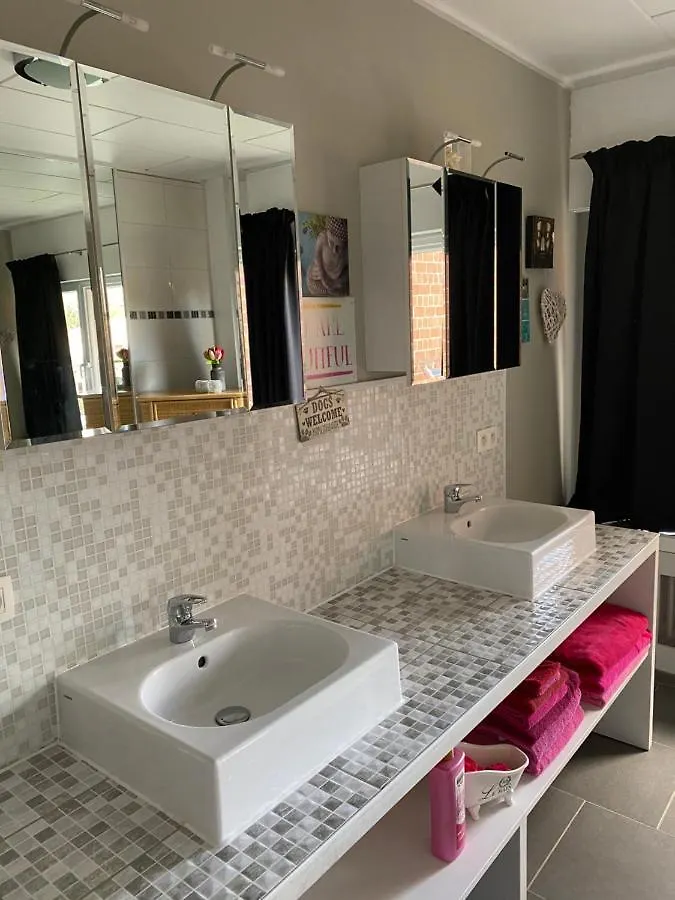 Homestay Mimi'S Rental Bruges 2*,  Belgium